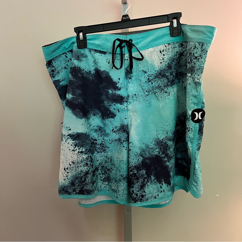 Men's Hurley Phantom Boardshorts - Size 40